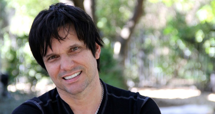 TedDekker-BIG-signs-Revell-750x400