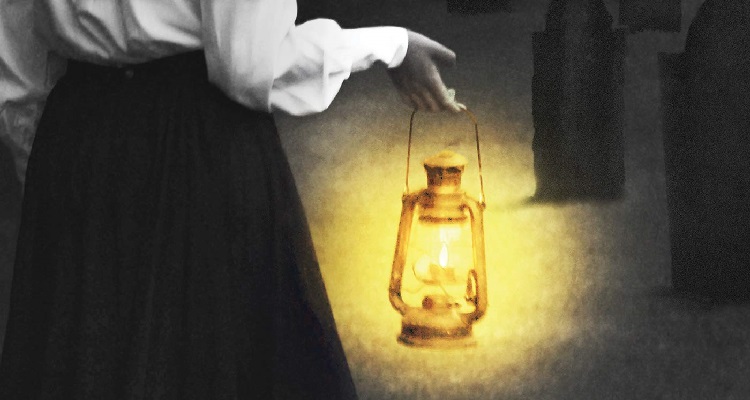 Dicken-Yellow-Lantern-750x400